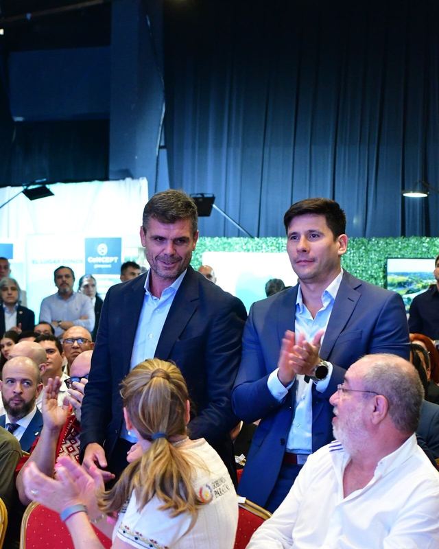 Convidados em um evento da Cresia
